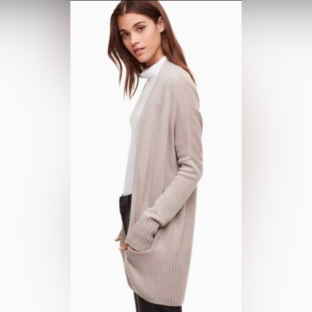 ❗️❗️SOLD ❗️❗️Aritzia Talula Lenox cardigan - Picture 3 of 7